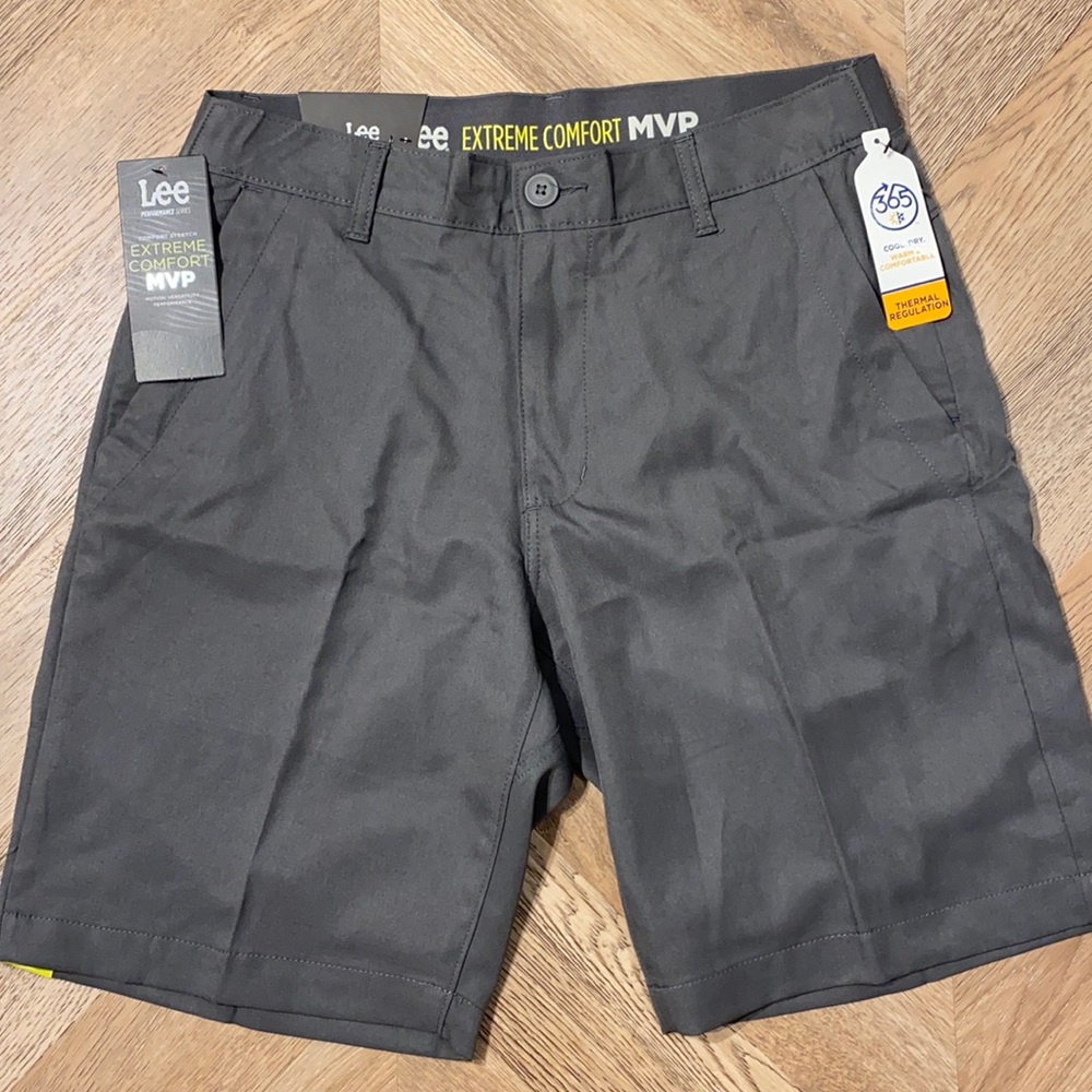 Men’s Lee’s Extreme Comfort MVP Moisture Wicking shorts Size 32 in Gray
